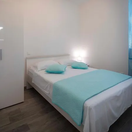 Fragola Apartment